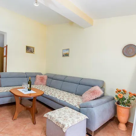 Apartment Nada In - Near The