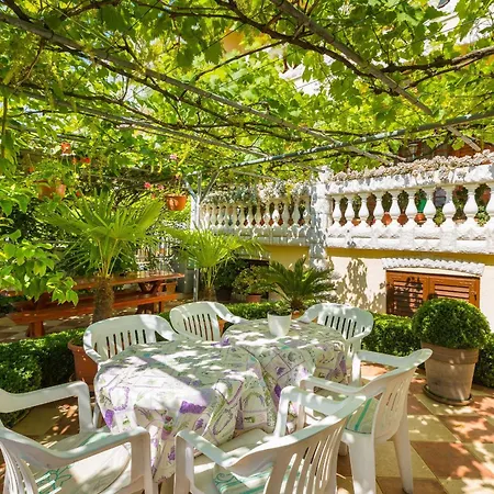 Apartment Nada In - Near The Fažana